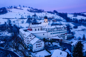 Kloster Werthenstein im Luzerner Hinterland in einer Luftaufnahme